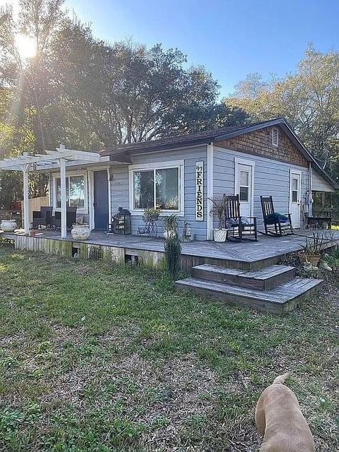 A home in SUMTERVILLE