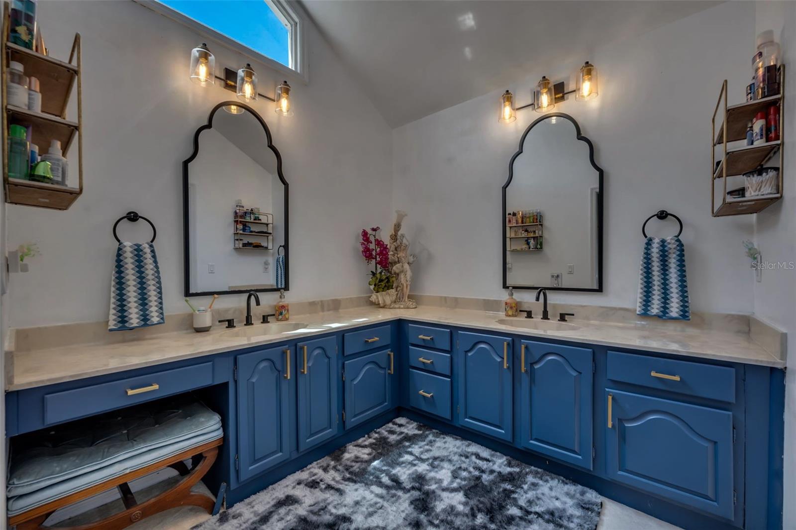 WILSONS 01/4 SW 01/4 - Residential