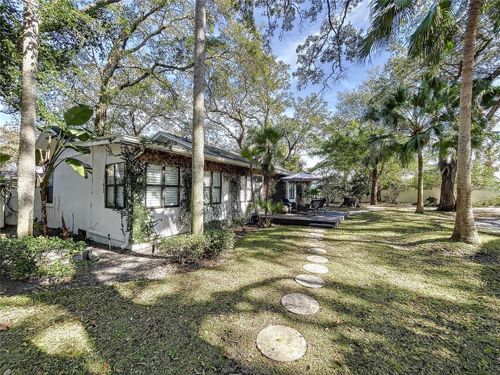 PALM BLUFF - Residential