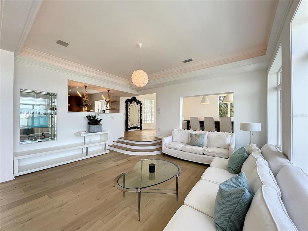 PALM BLUFF - Residential