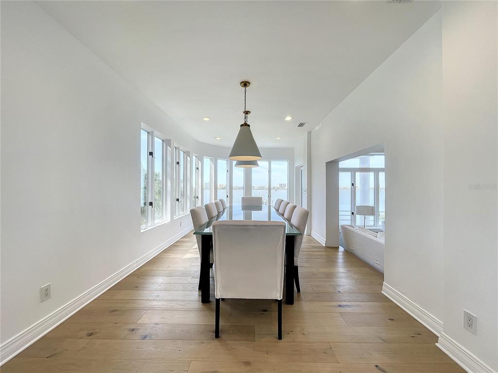 PALM BLUFF - Residential