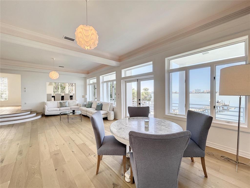 PALM BLUFF - Residential