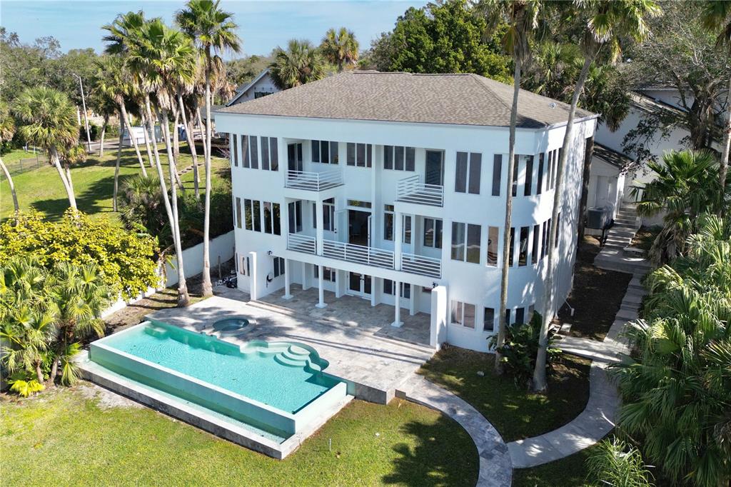 PALM BLUFF - Residential