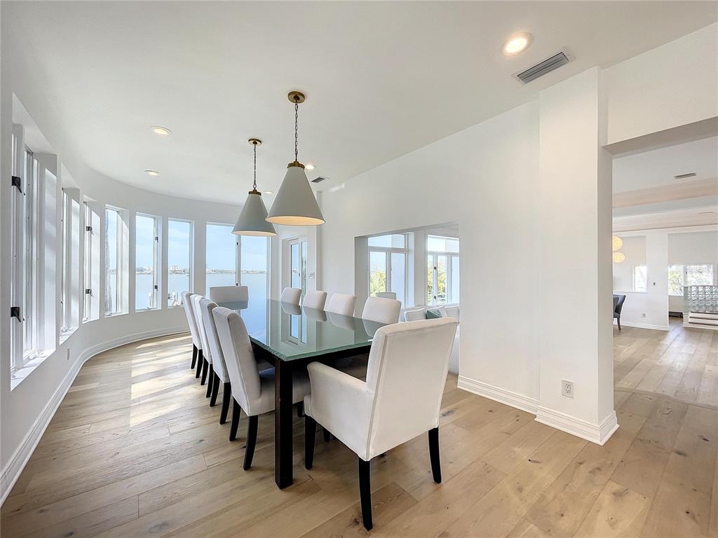 PALM BLUFF - Residential