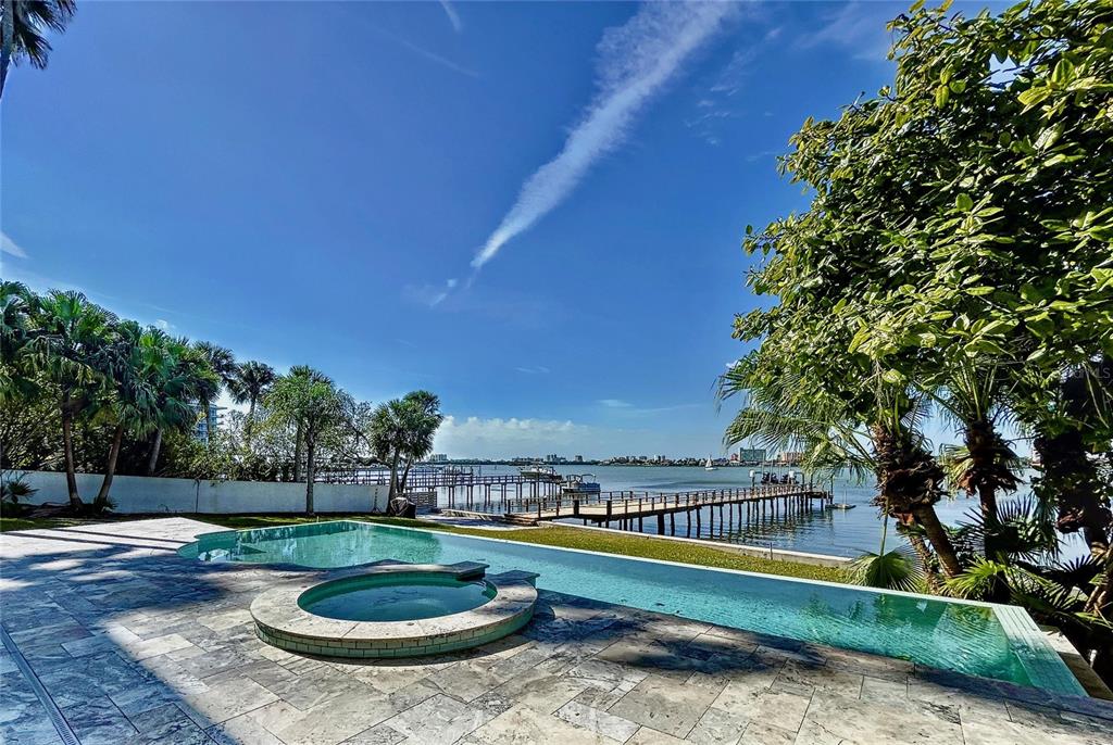 PALM BLUFF - Residential