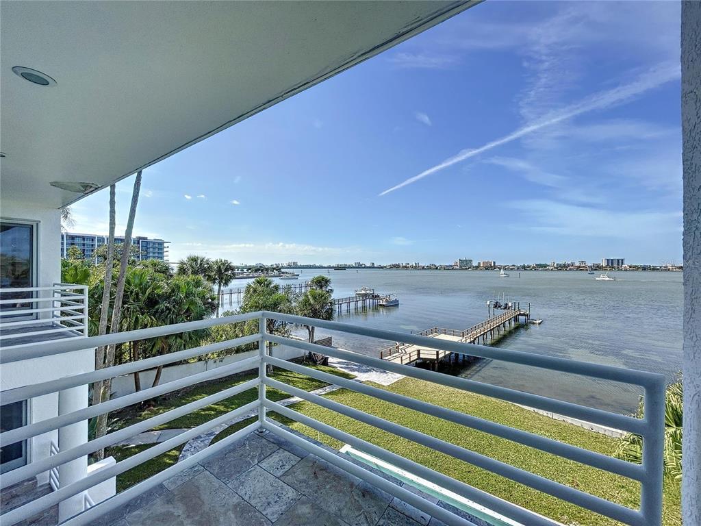 PALM BLUFF - Residential