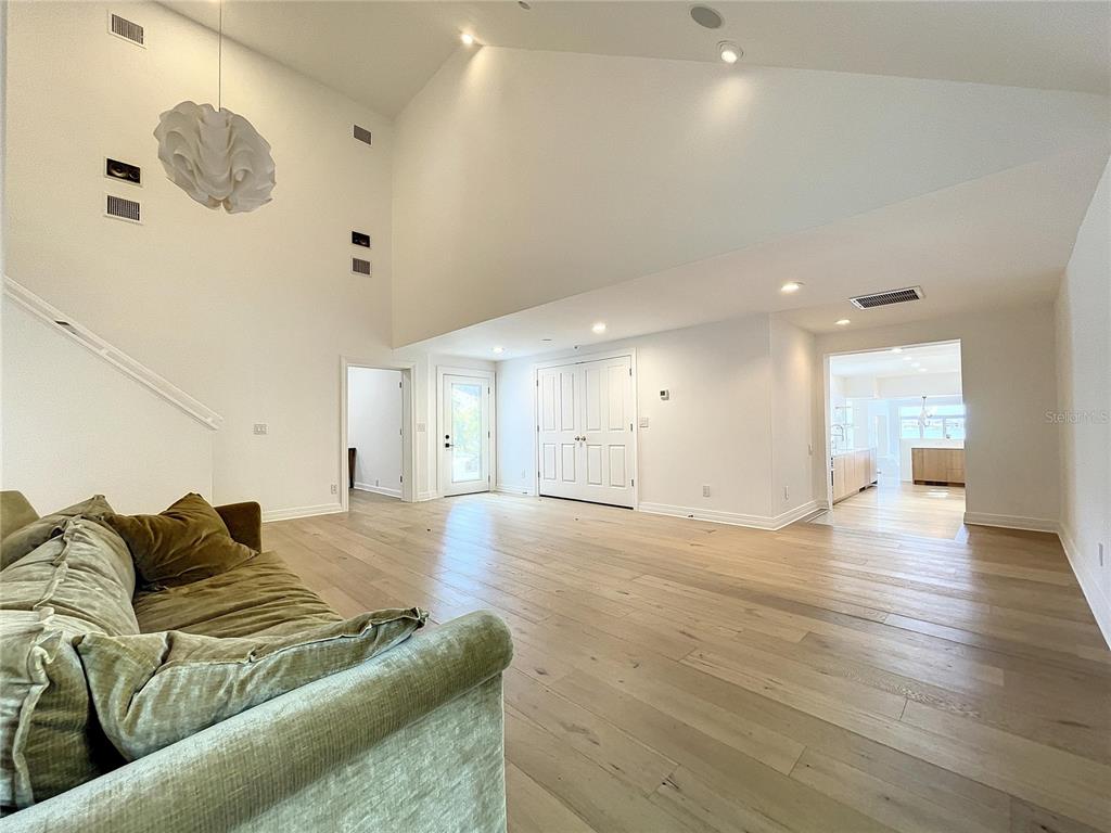 PALM BLUFF - Residential