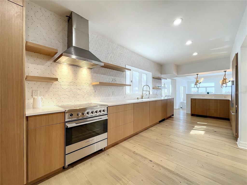 PALM BLUFF - Residential