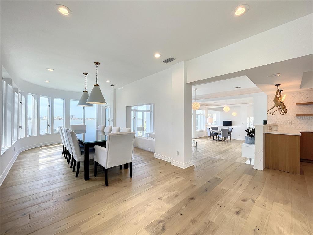 PALM BLUFF - Residential