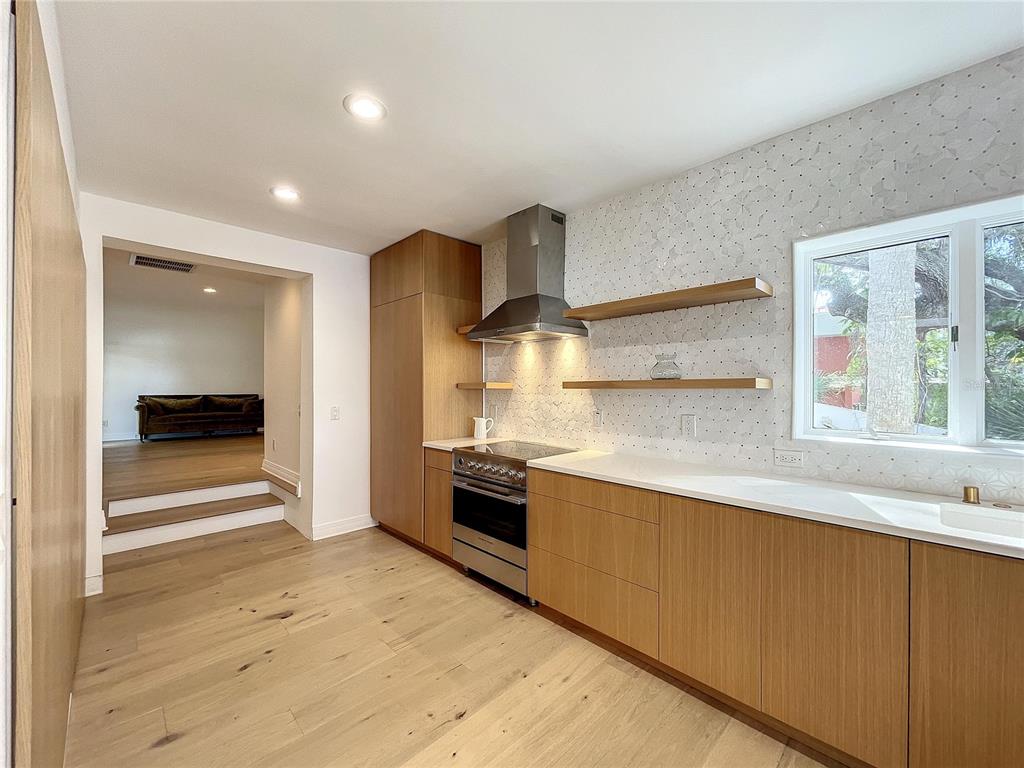 PALM BLUFF - Residential