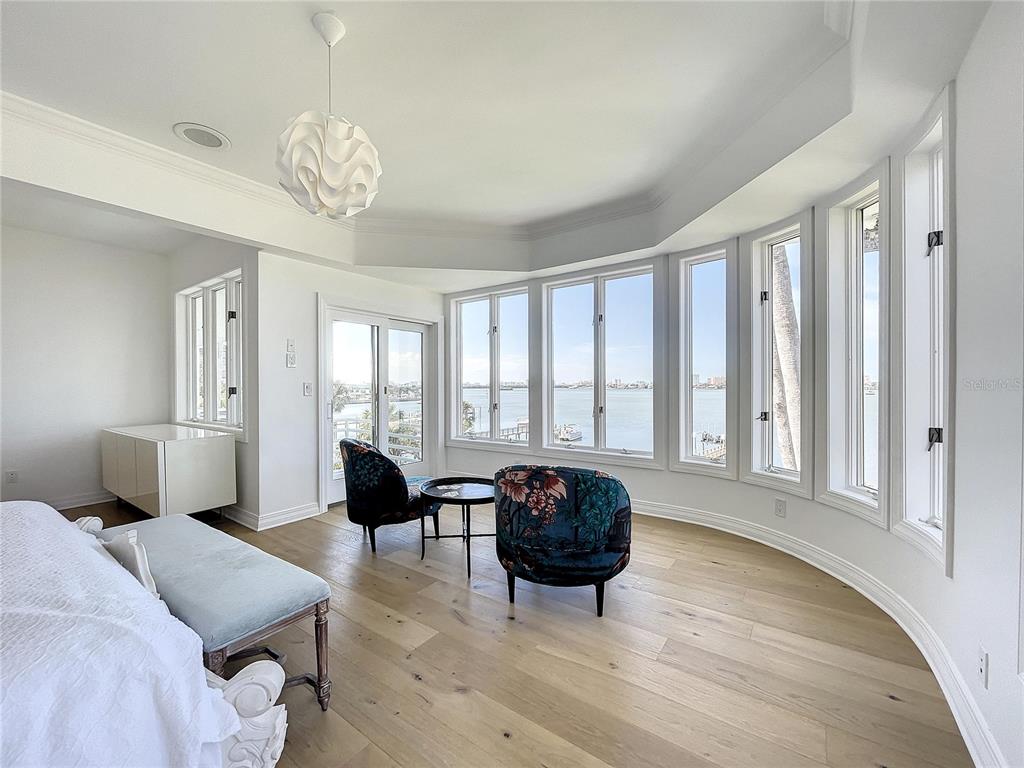 PALM BLUFF - Residential