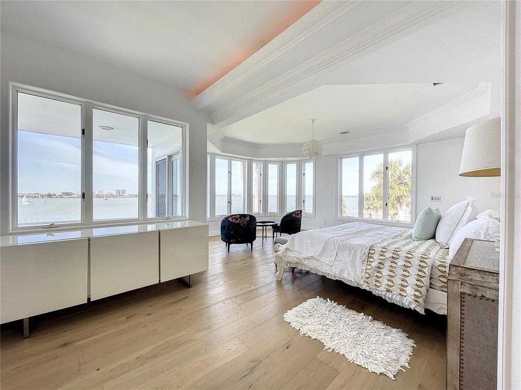 PALM BLUFF - Residential