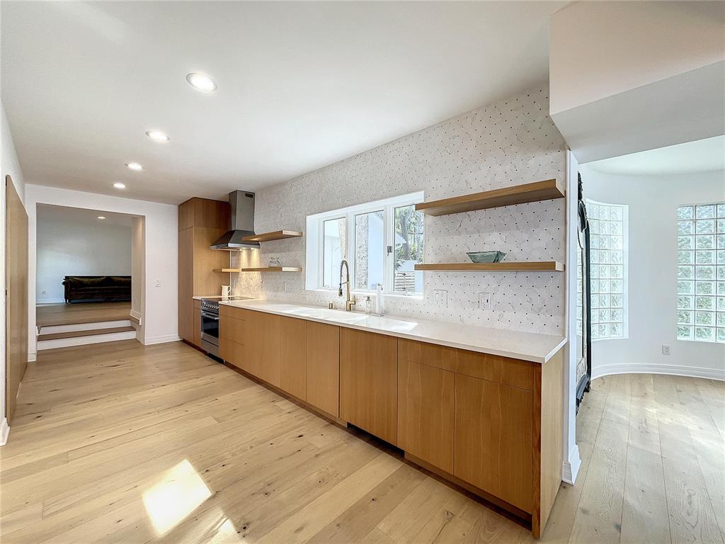 PALM BLUFF - Residential