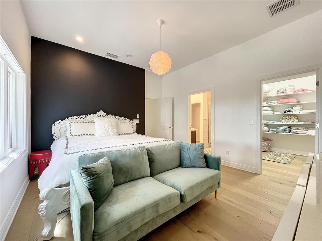 PALM BLUFF - Residential