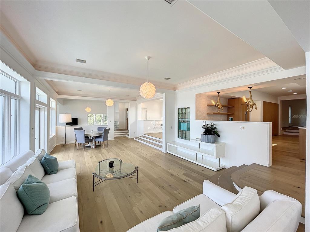 PALM BLUFF - Residential