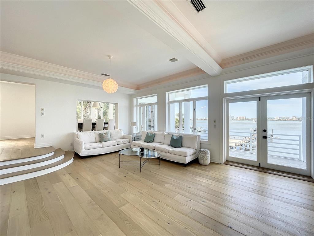 PALM BLUFF - Residential