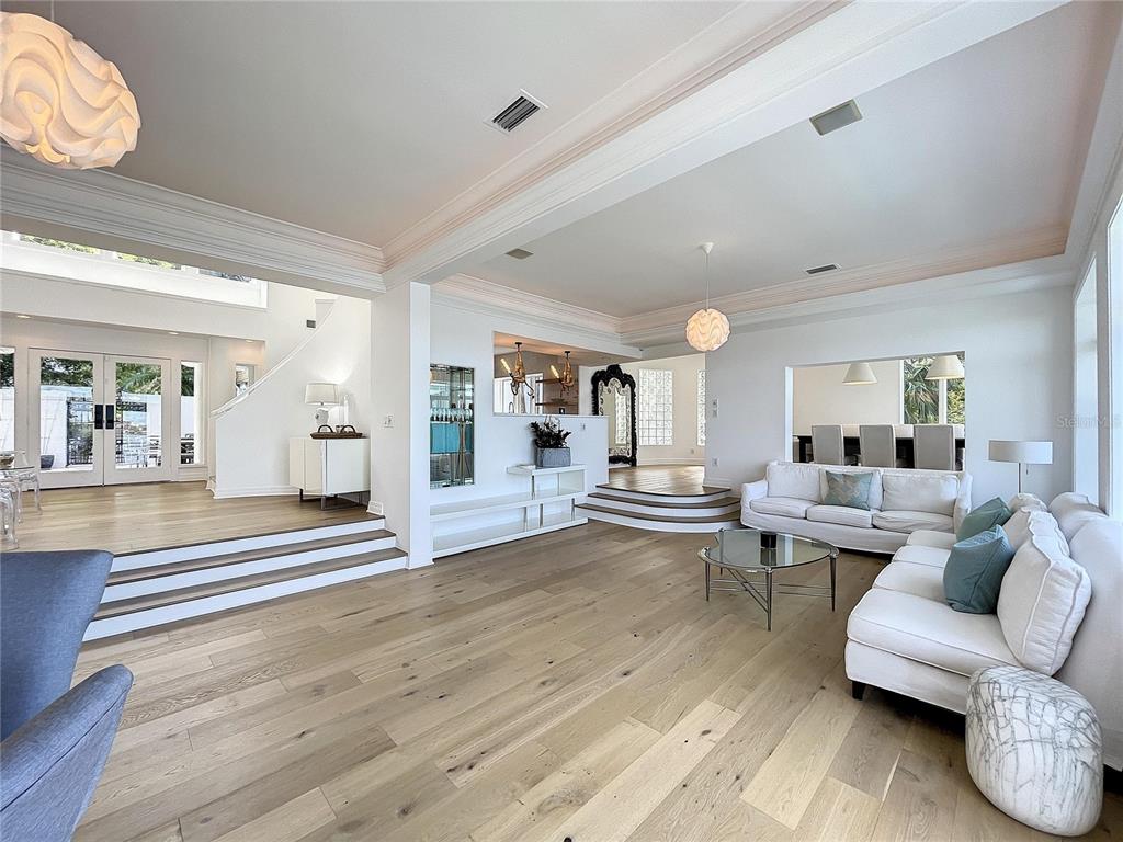 PALM BLUFF - Residential