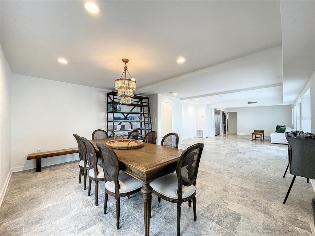 PALM BLUFF - Residential