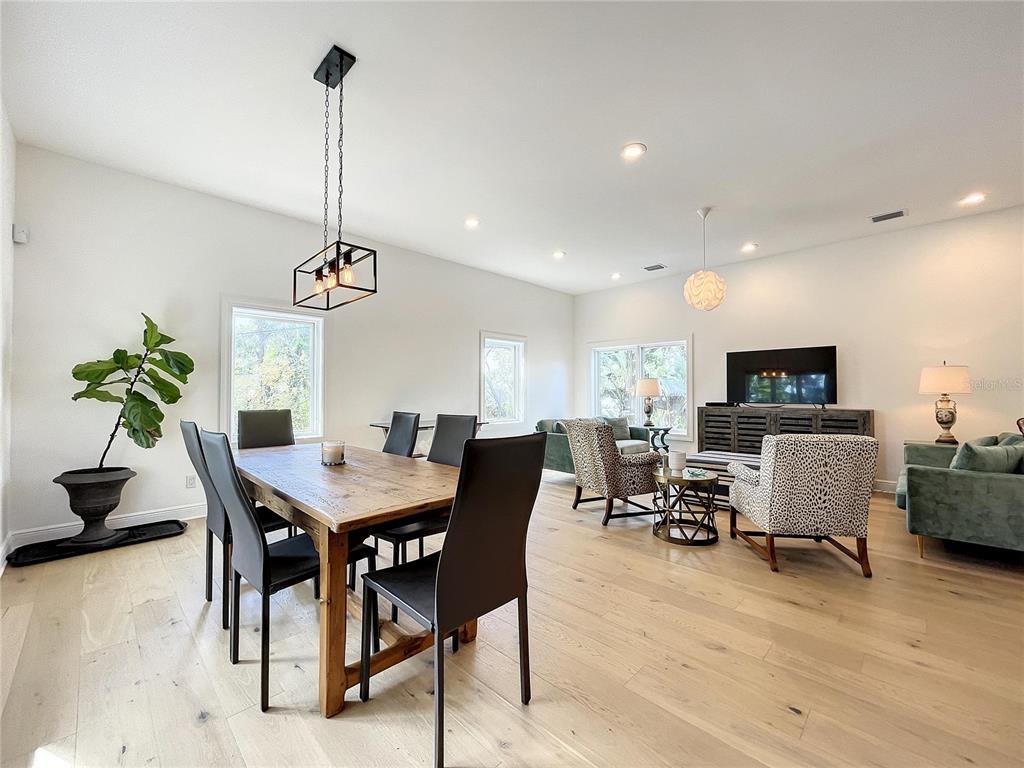 PALM BLUFF - Residential