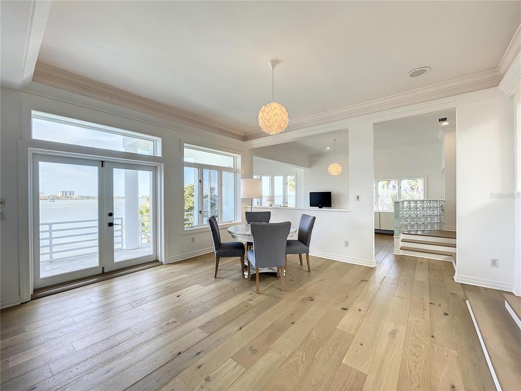 PALM BLUFF - Residential