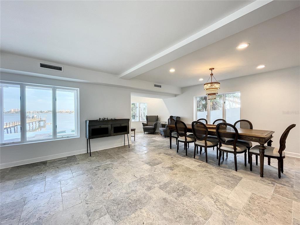 PALM BLUFF - Residential