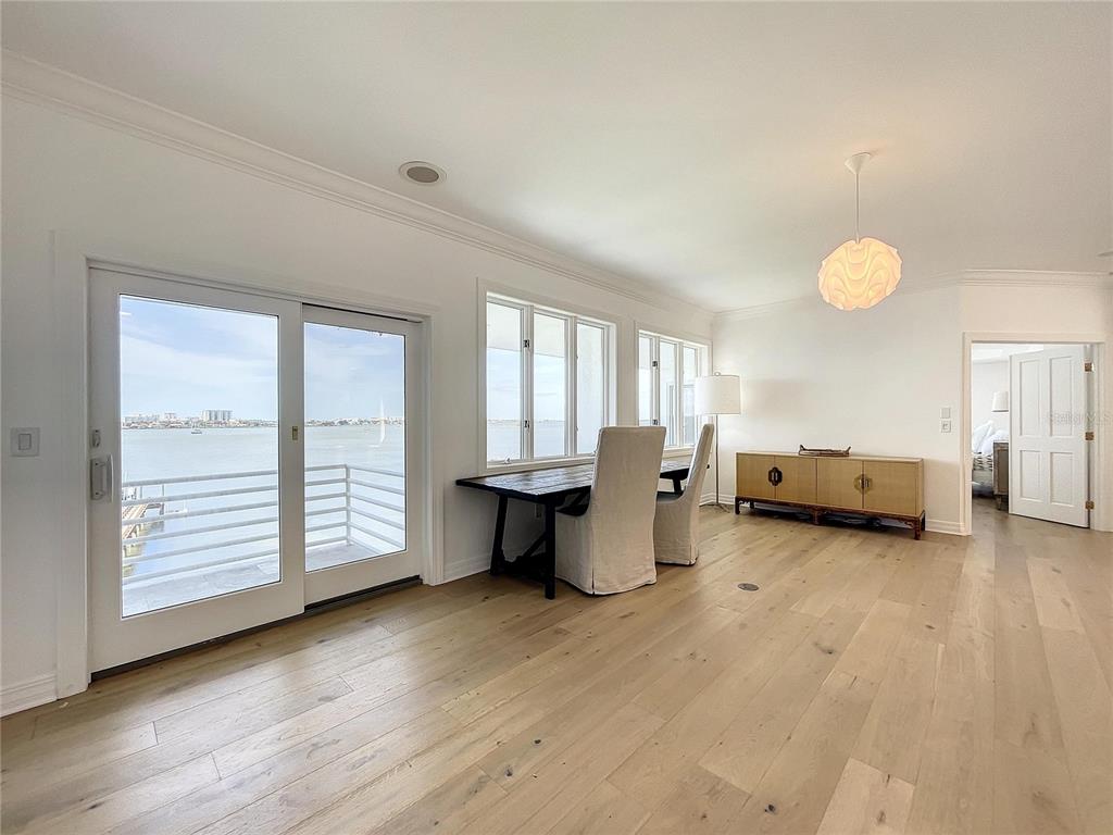 PALM BLUFF - Residential