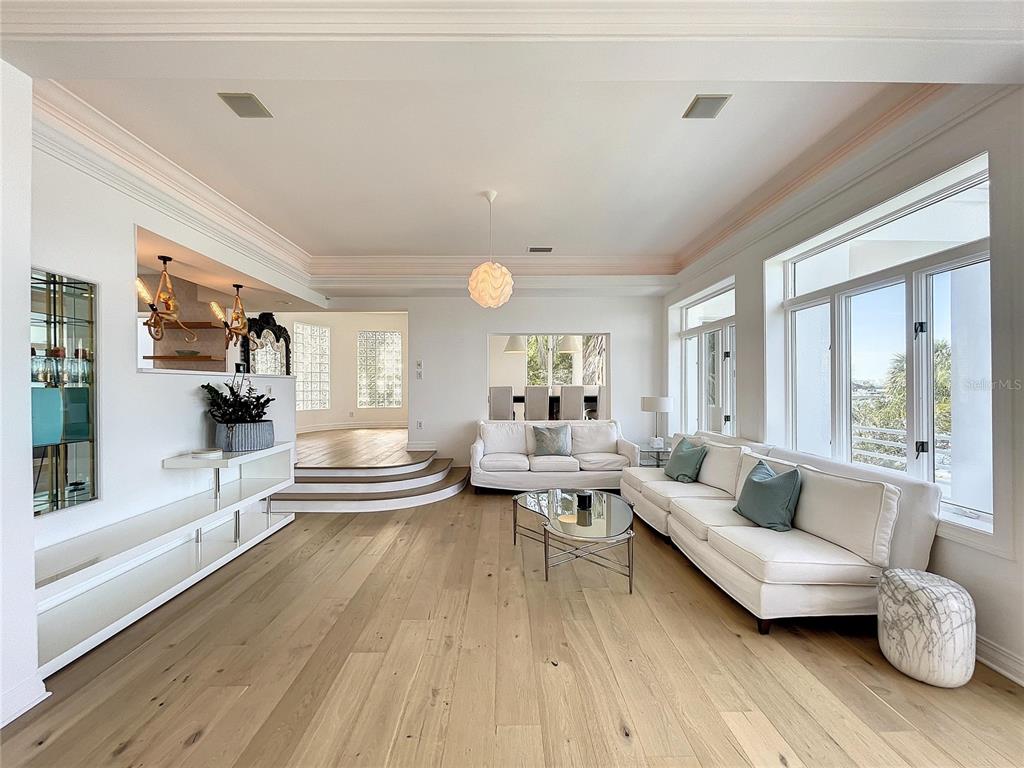 PALM BLUFF - Residential