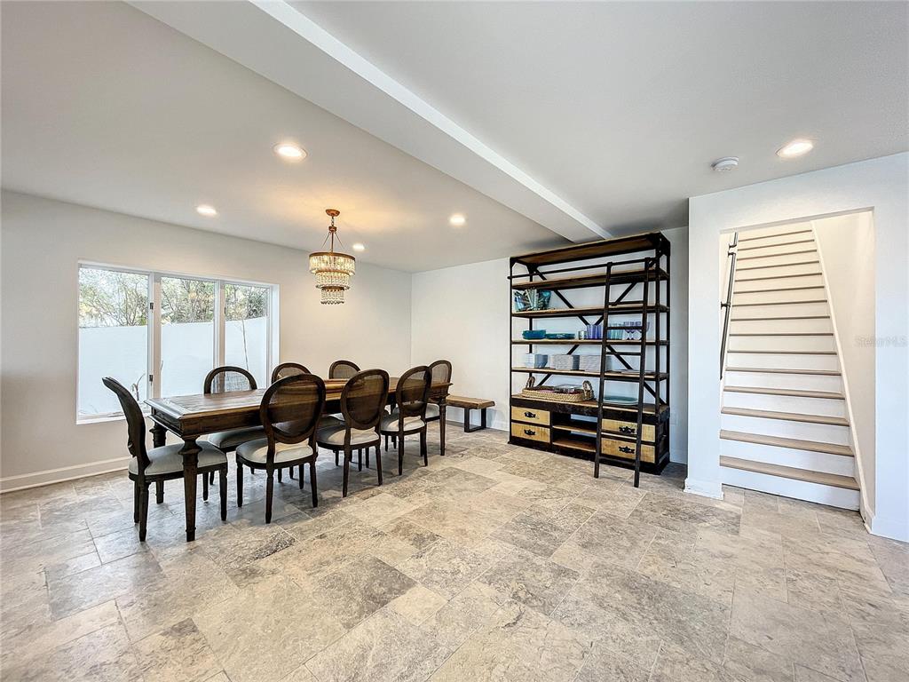 PALM BLUFF - Residential