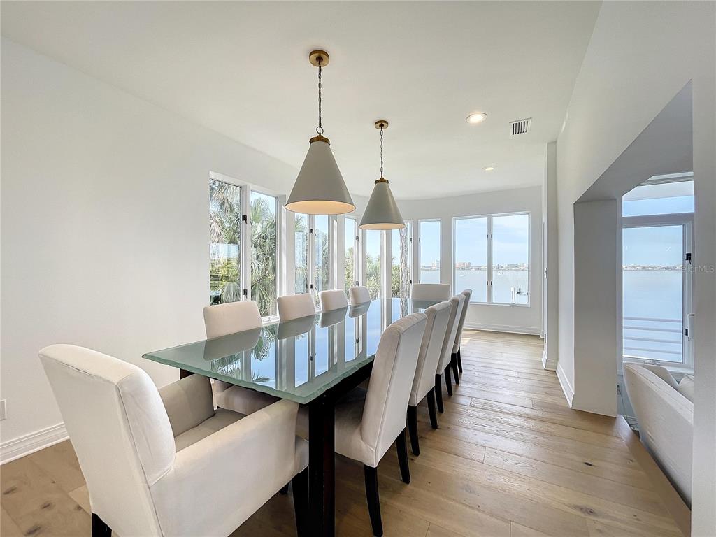 PALM BLUFF - Residential