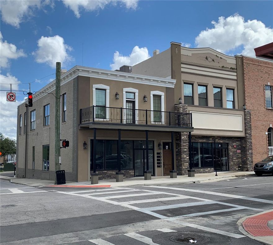 Great downtown investment opportunity. Property consist of two downtown retail units and 3 upstairs luxury apartments with designated parking. Property is fully leased and generating approx. $132,000 in annual income after expenses. Sale Price reflects a 6.75% cap rate for commercial and residential income.