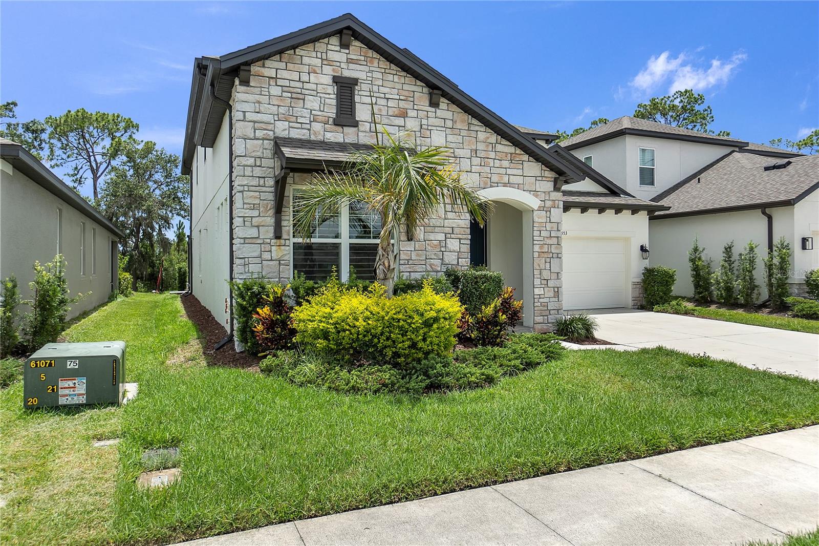 3553 SECLUDED COURT