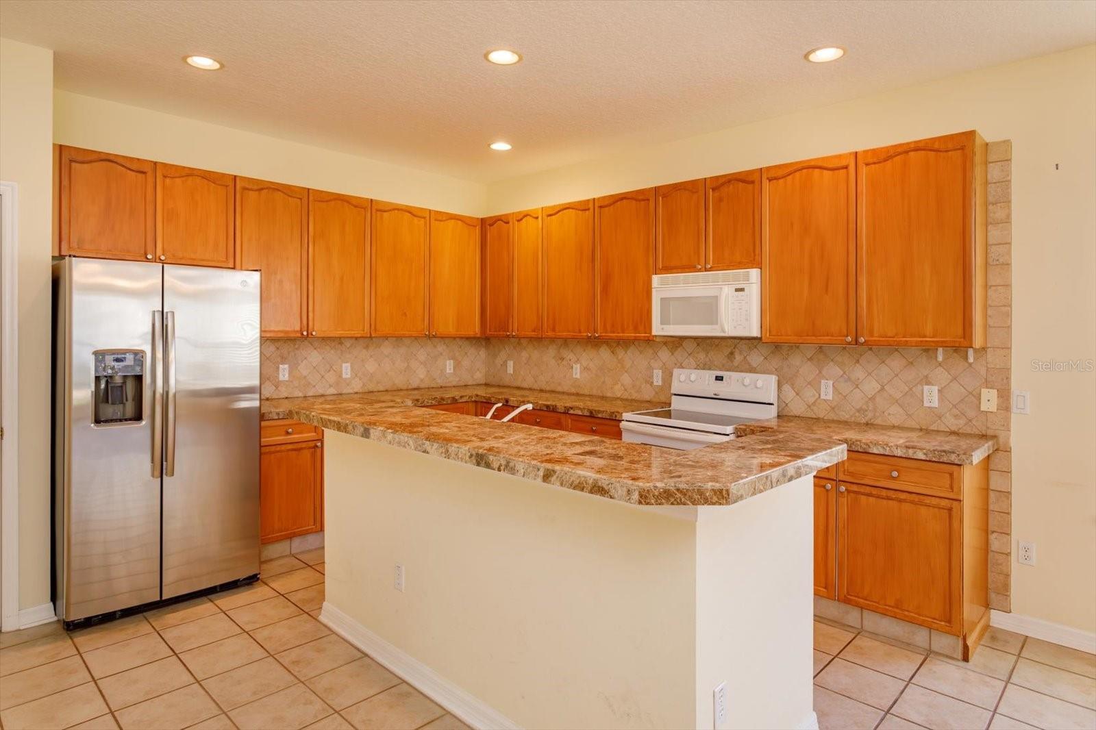 LAKES WINDERMERE PH 01 49 108 - Residential