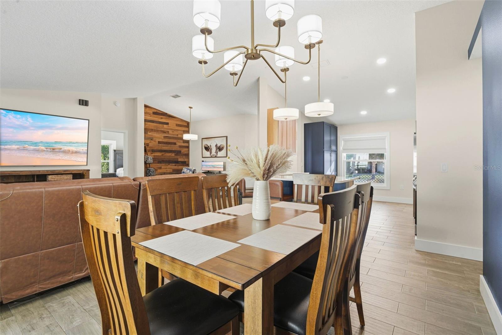 DELTONA LAKES UNIT 08 - Residential