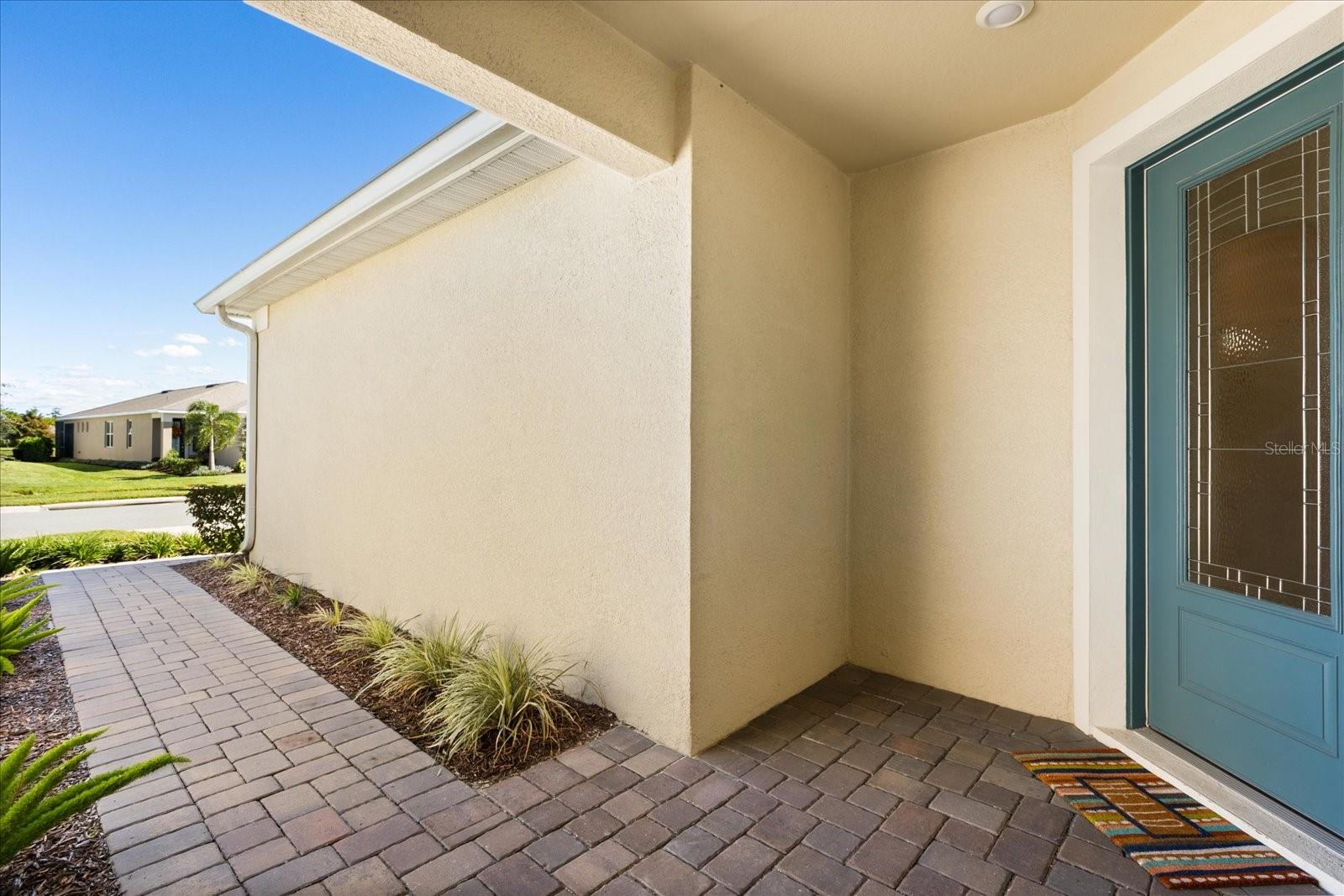 2522 CLIFF WAY