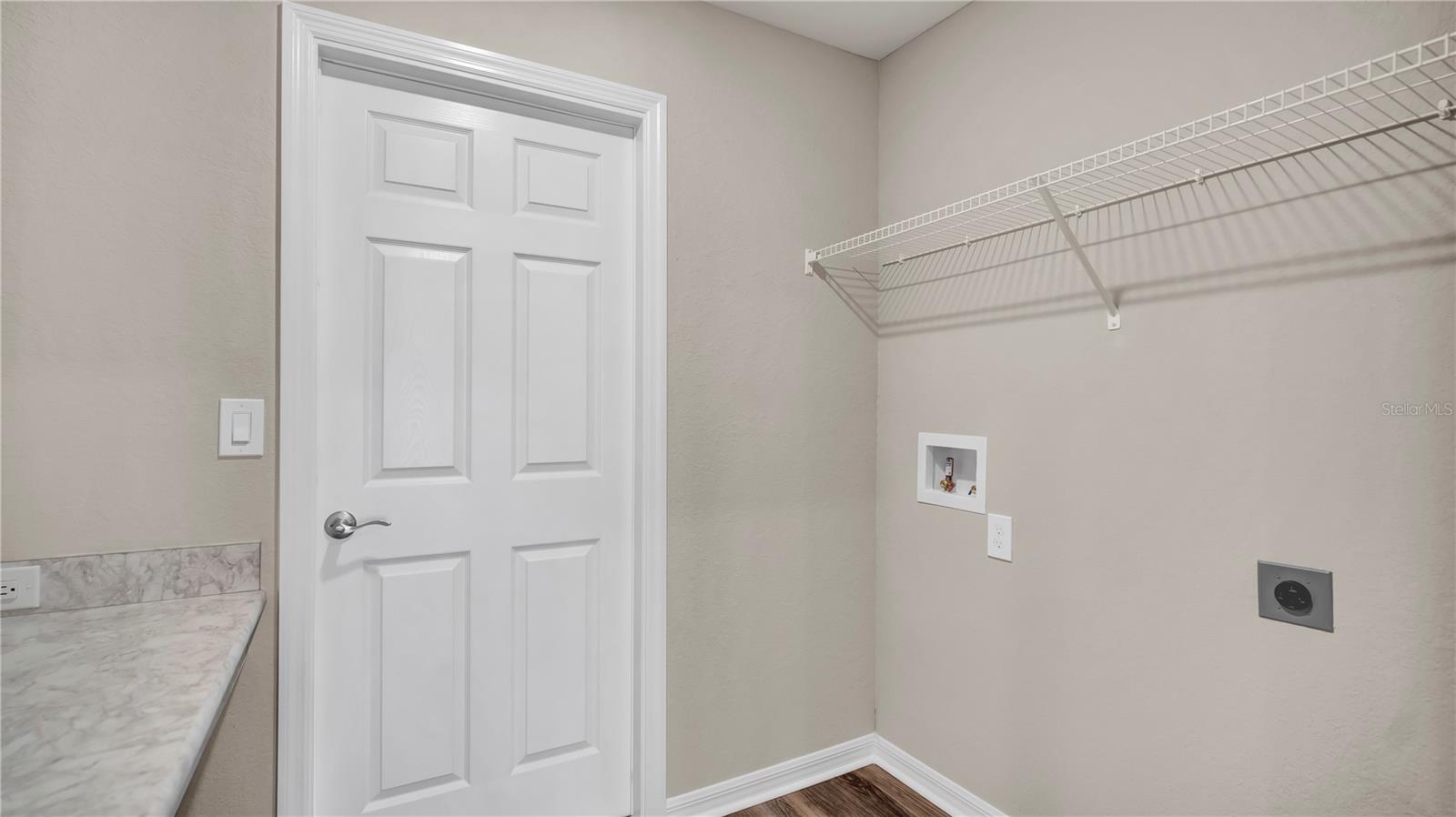 GENEVA LNDGS PH 1 - Residential Lease