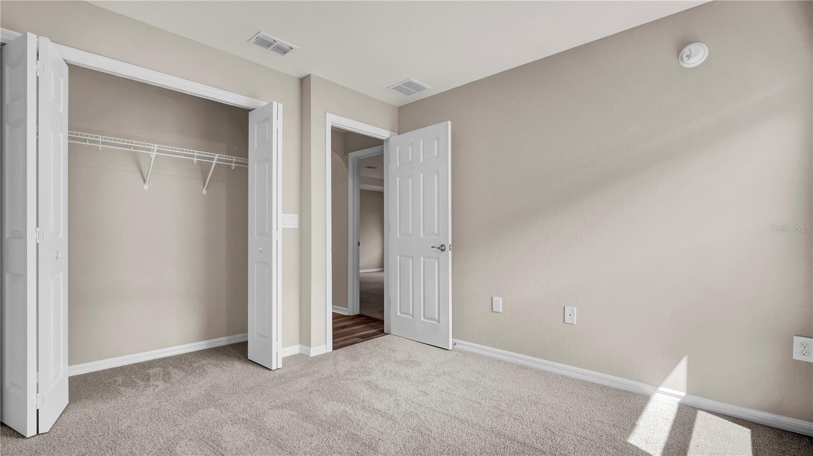 GENEVA LNDGS PH 1 - Residential Lease