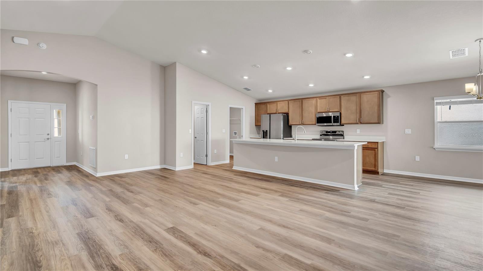 GENEVA LNDGS PH 1 - Residential Lease