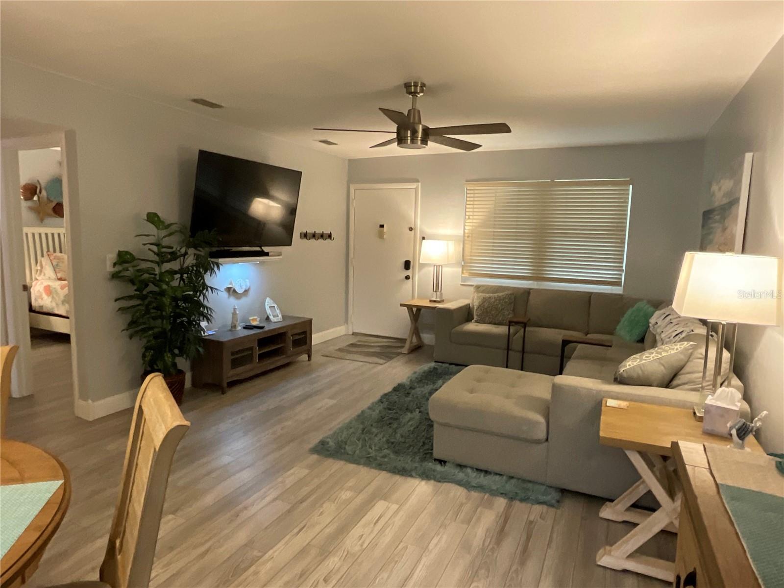 LONG BAYOU - Residential Lease