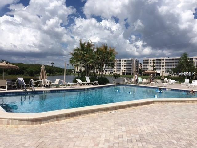 LONG BAYOU - Residential Lease