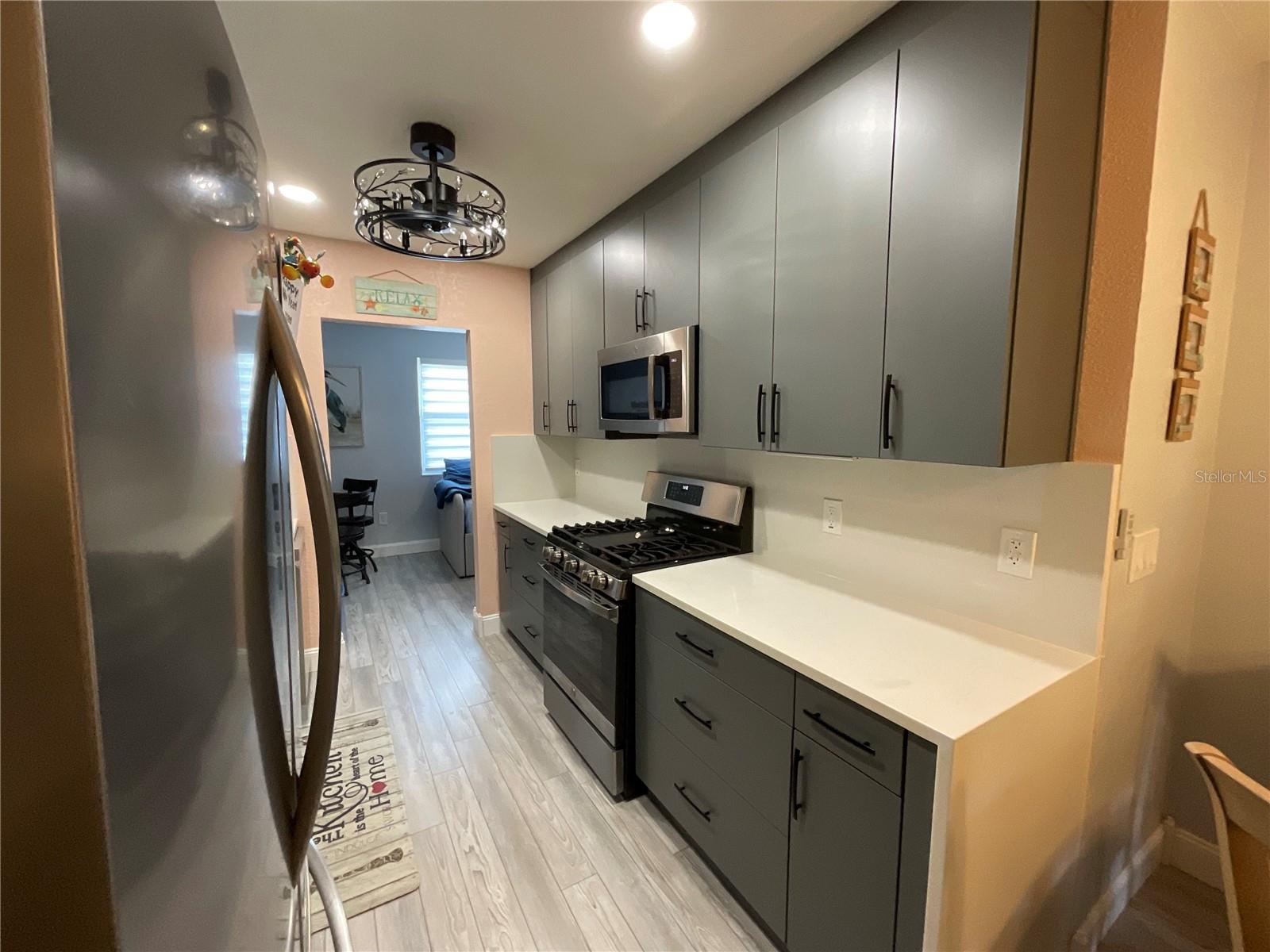 LONG BAYOU - Residential Lease