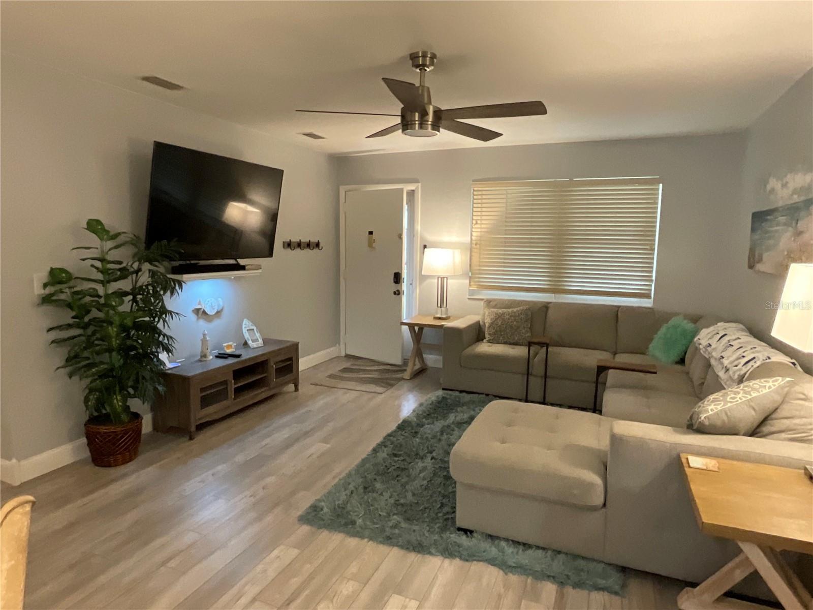 LONG BAYOU - Residential Lease