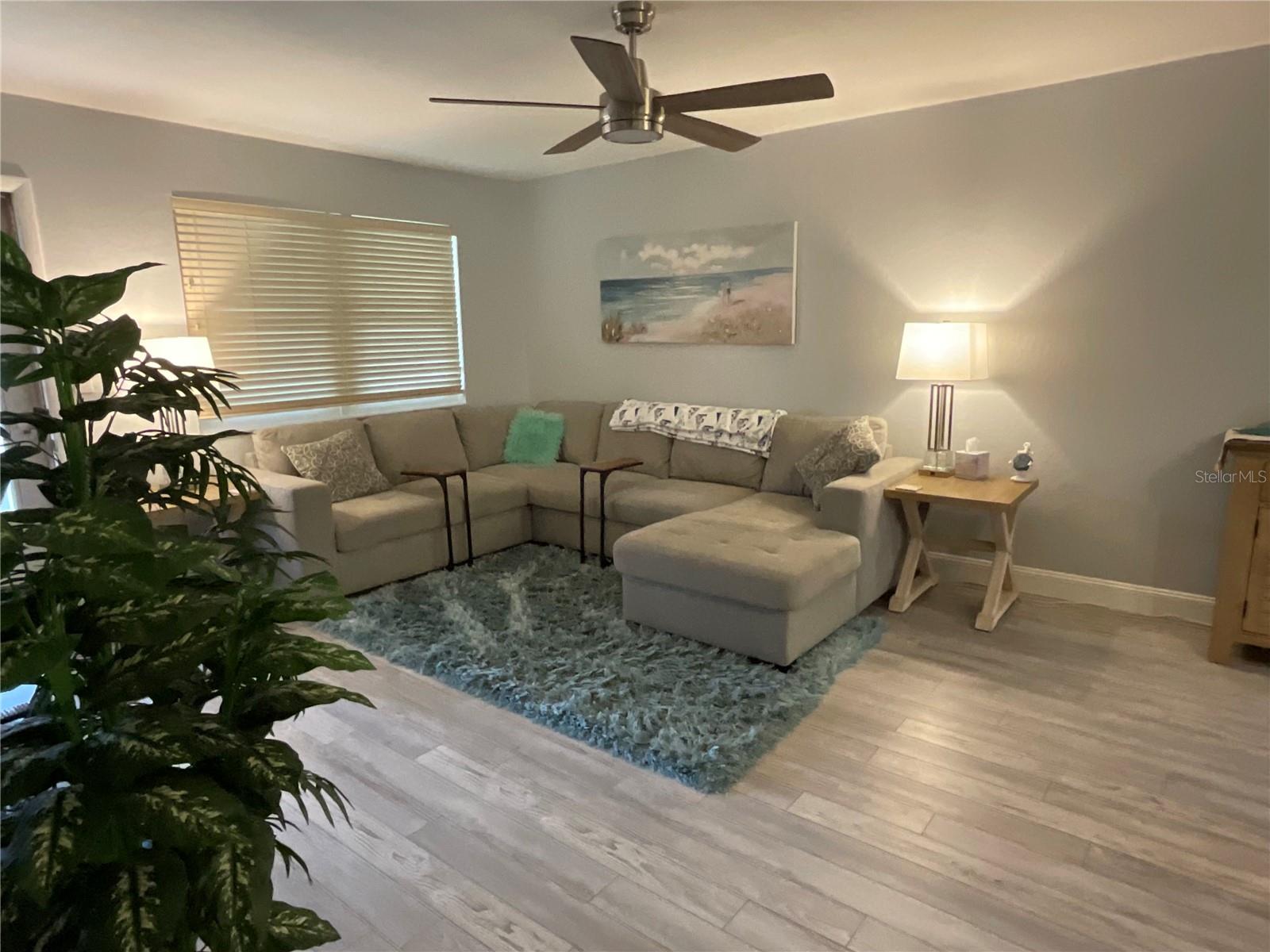 LONG BAYOU - Residential Lease