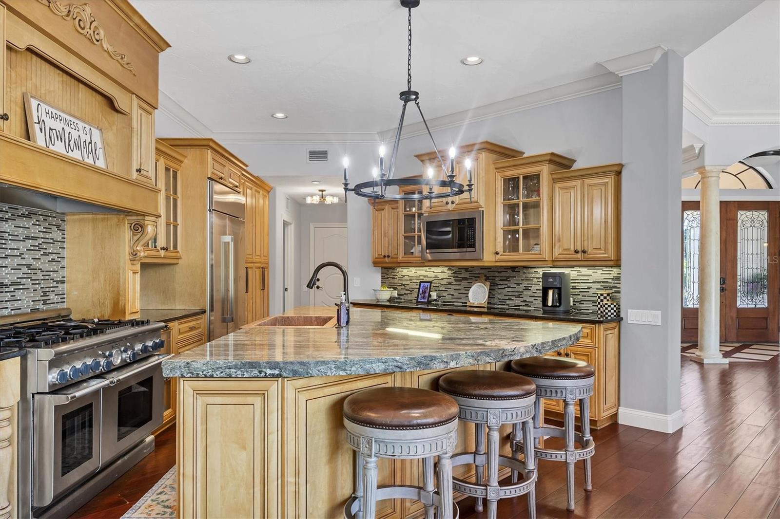 FOUNDERS CLUB - Residential