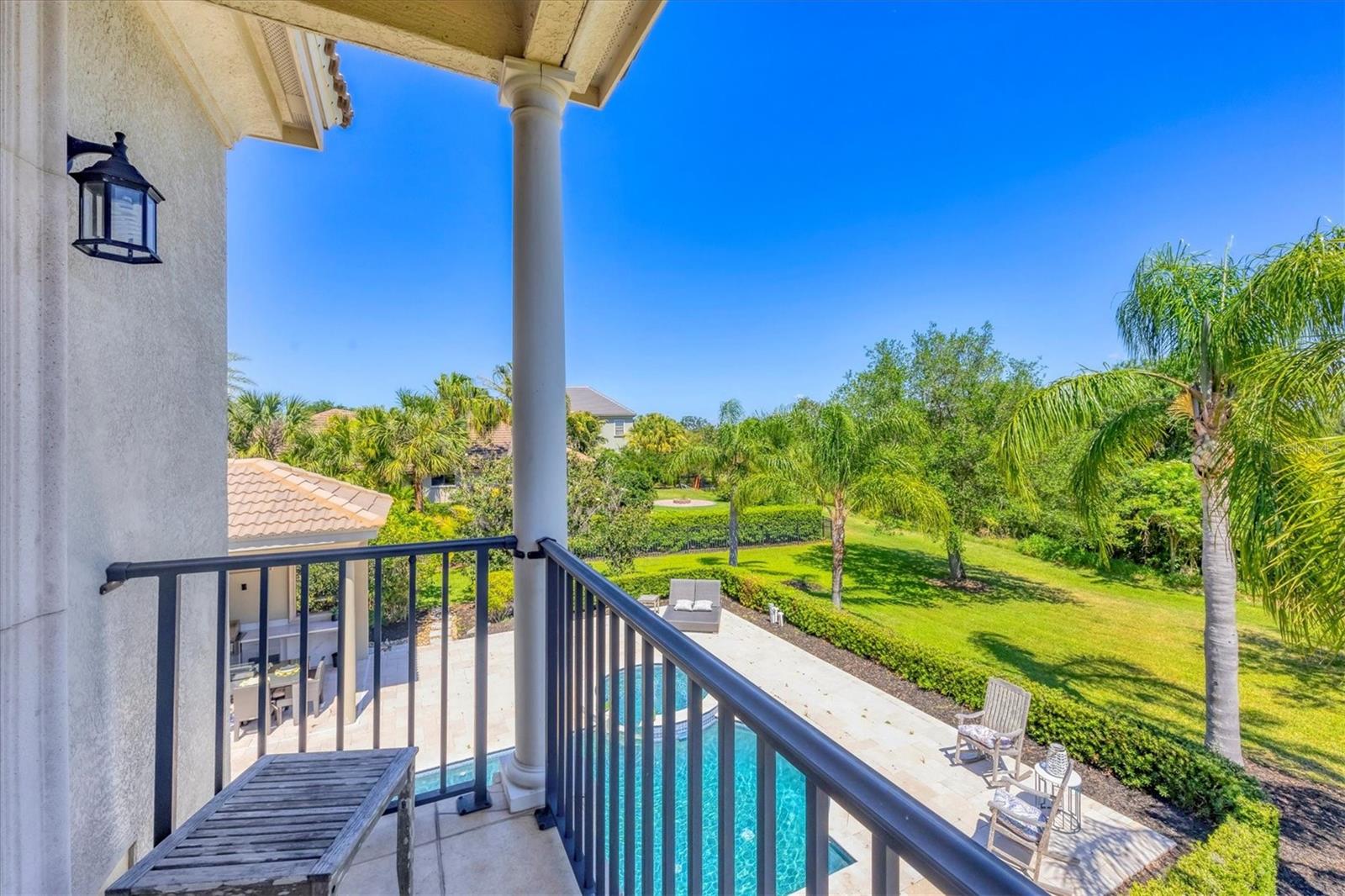 FOUNDERS CLUB - Residential