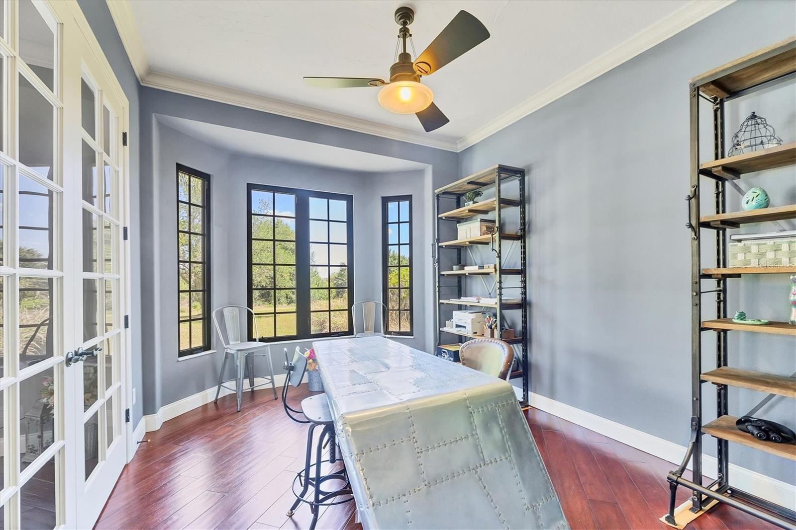 FOUNDERS CLUB - Residential