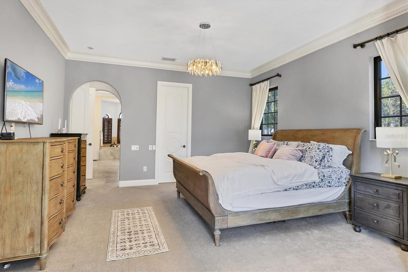 FOUNDERS CLUB - Residential