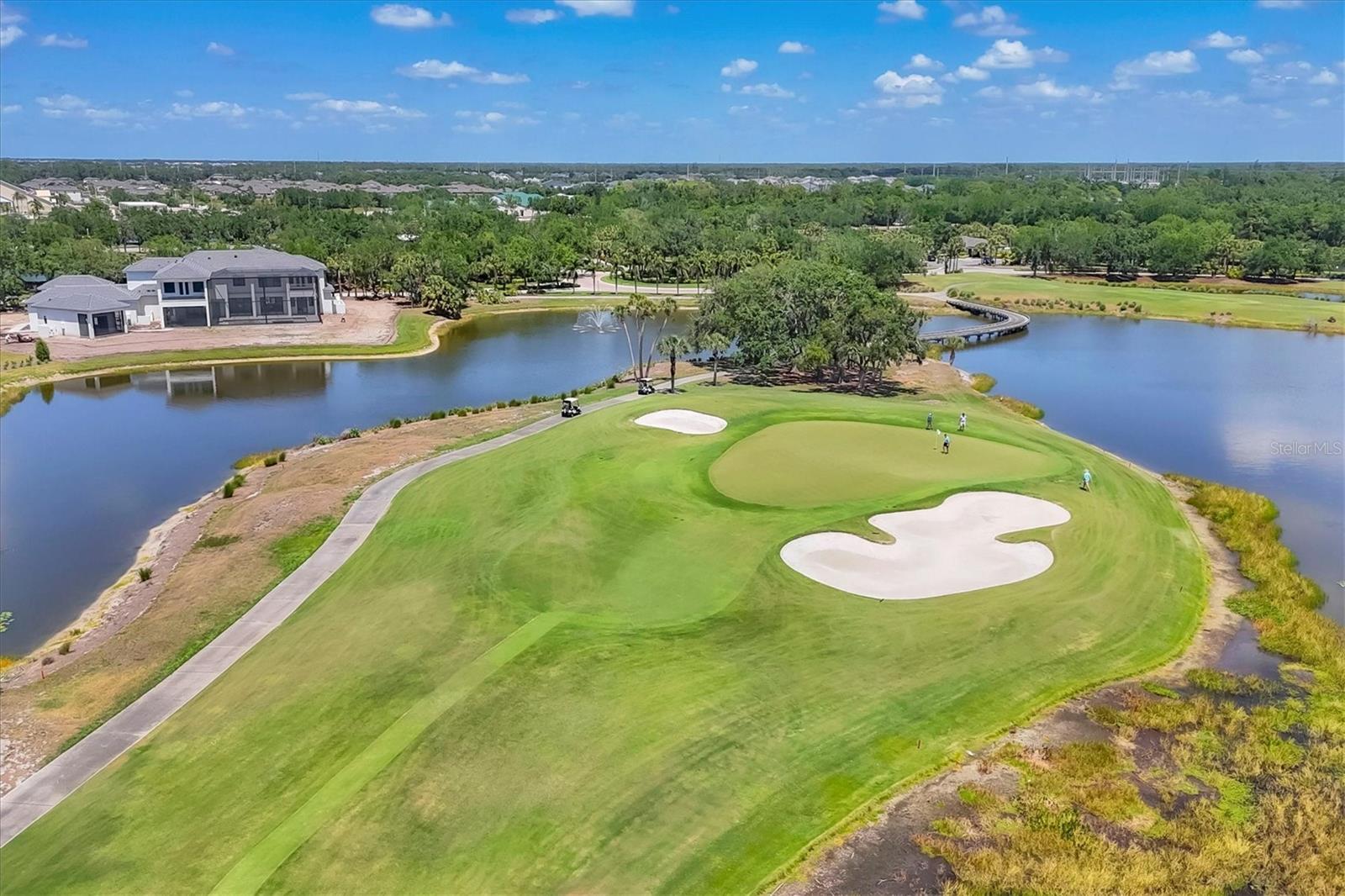 FOUNDERS CLUB - Residential