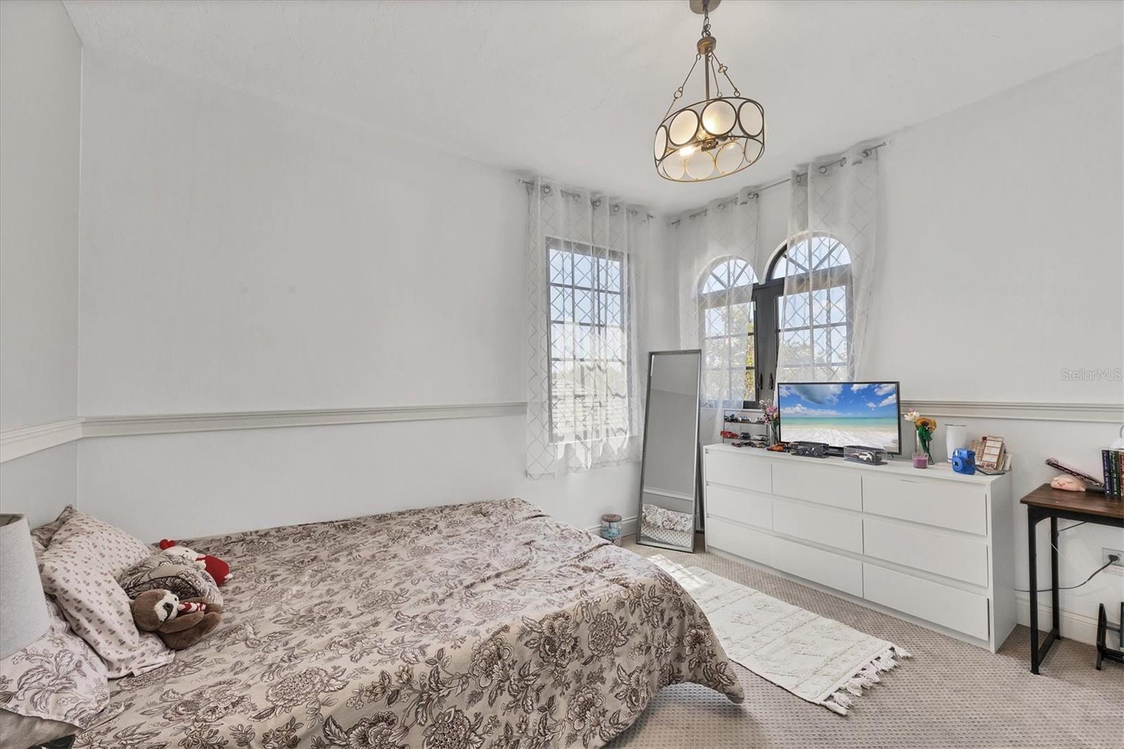 FOUNDERS CLUB - Residential