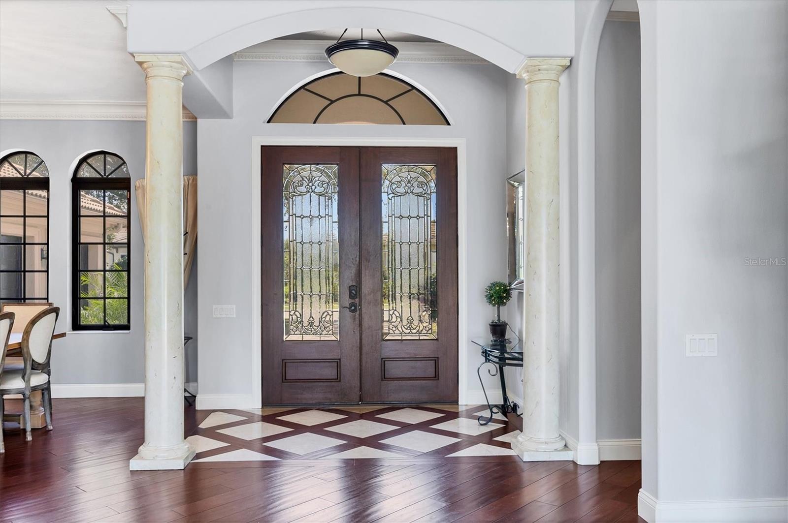 FOUNDERS CLUB - Residential