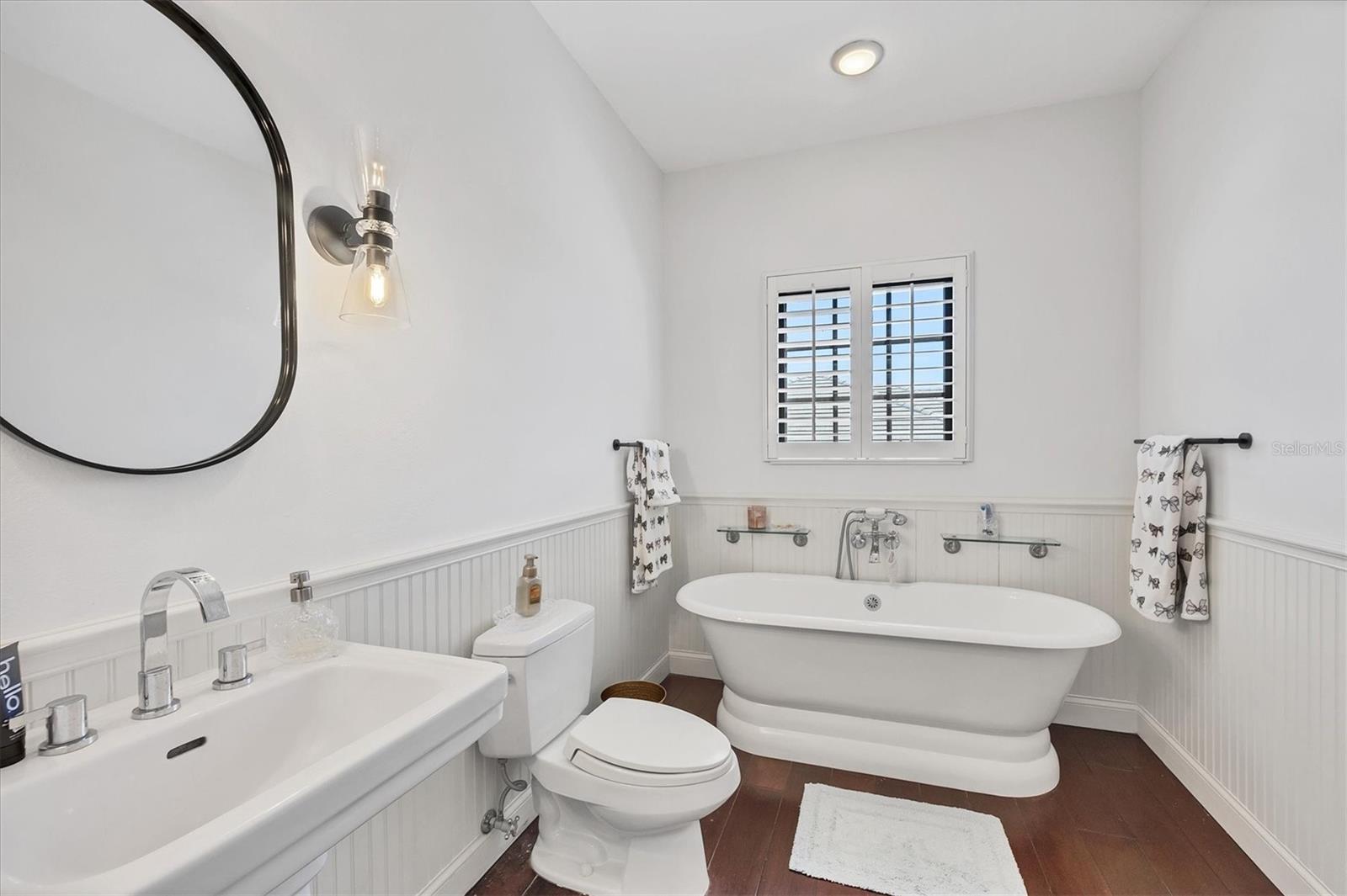 FOUNDERS CLUB - Residential